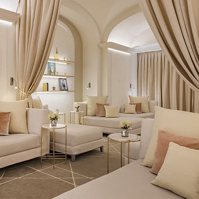 Hotel Plaza Ath n e 5 Star Hotels Paris LE 5 Star Review